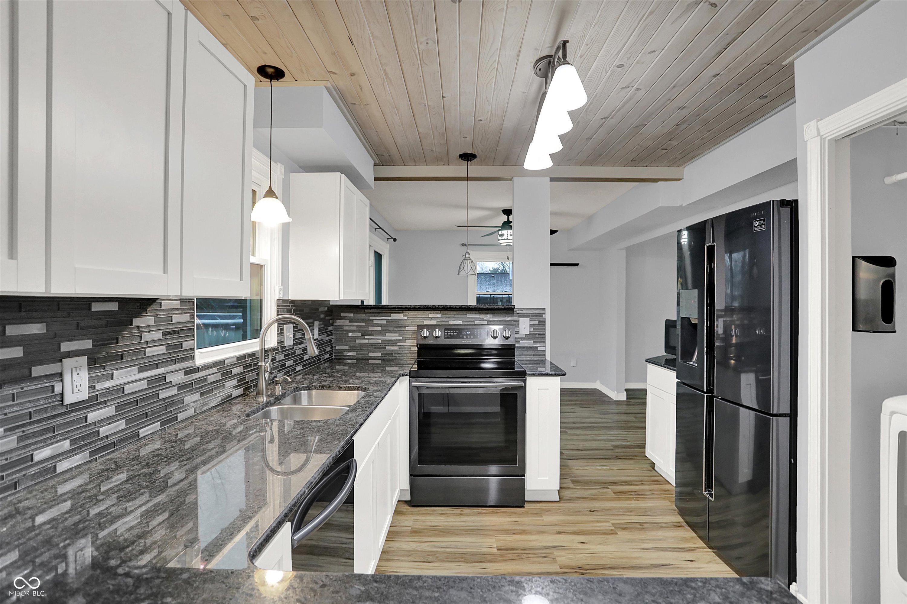 7697 Ensley Court Fishers, IN 46038 - Photo 11 of 58