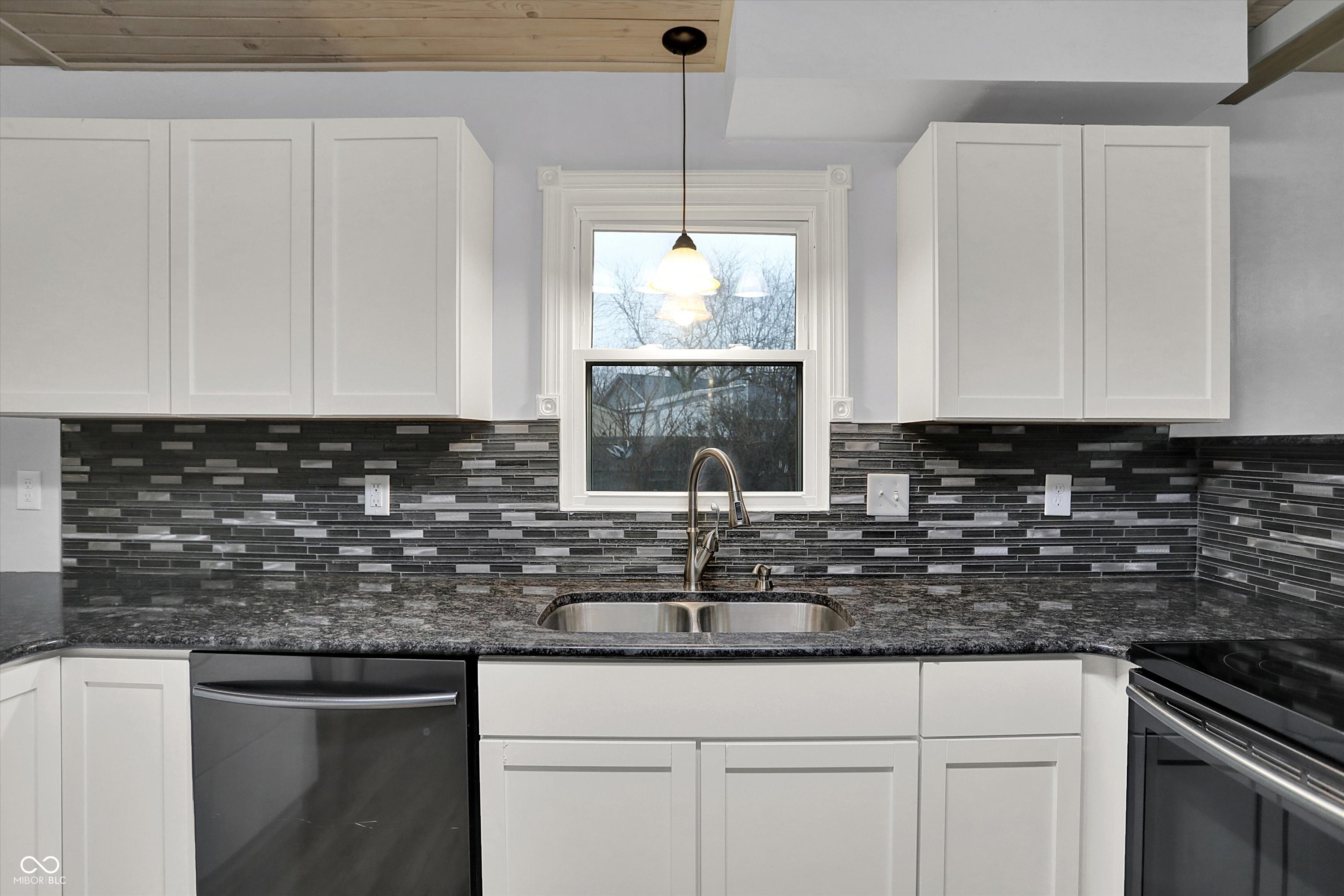 7697 Ensley Court Fishers, IN 46038 - Photo 13 of 58