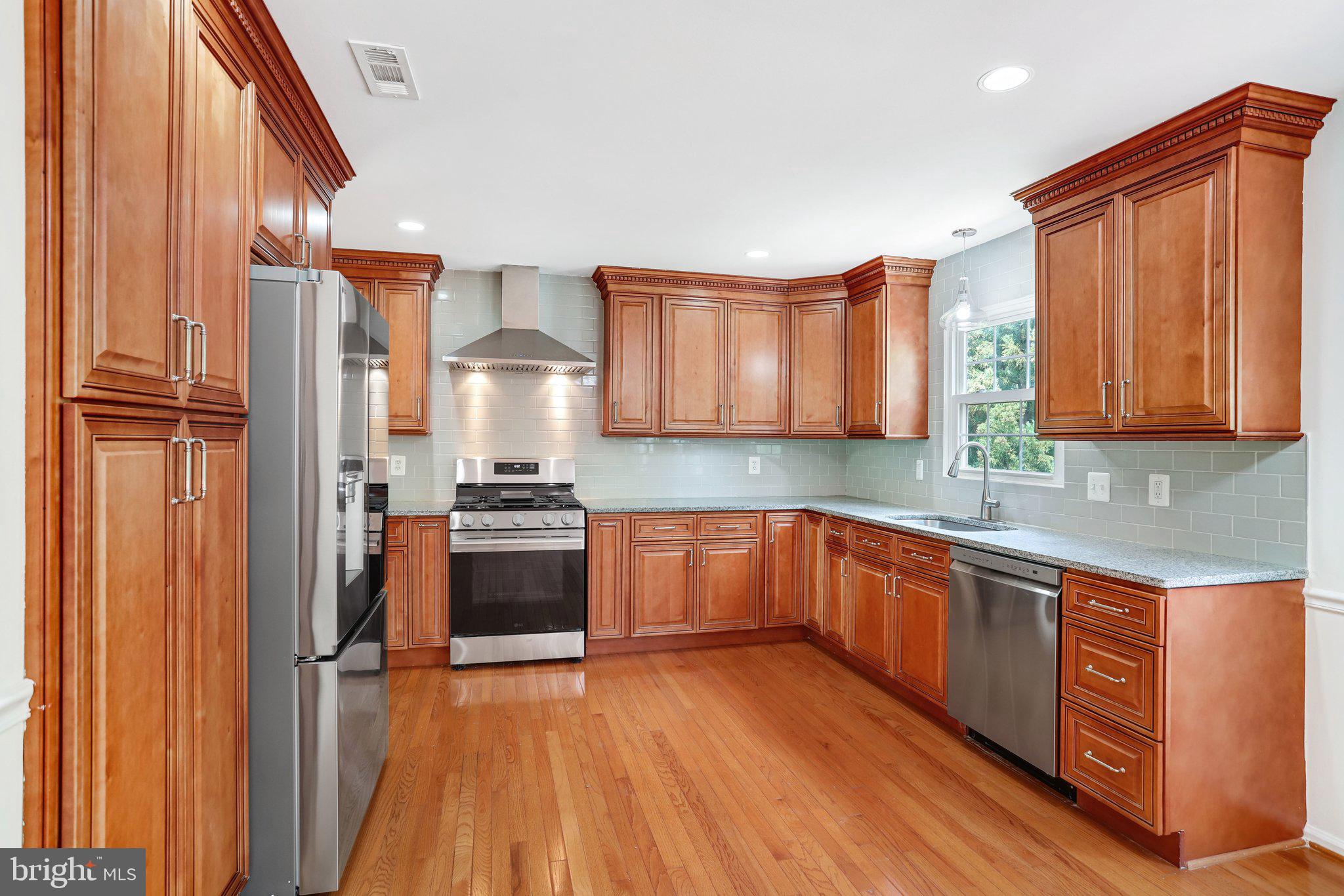124 Environs Road Sterling, VA 20165 - Photo 11 of 62