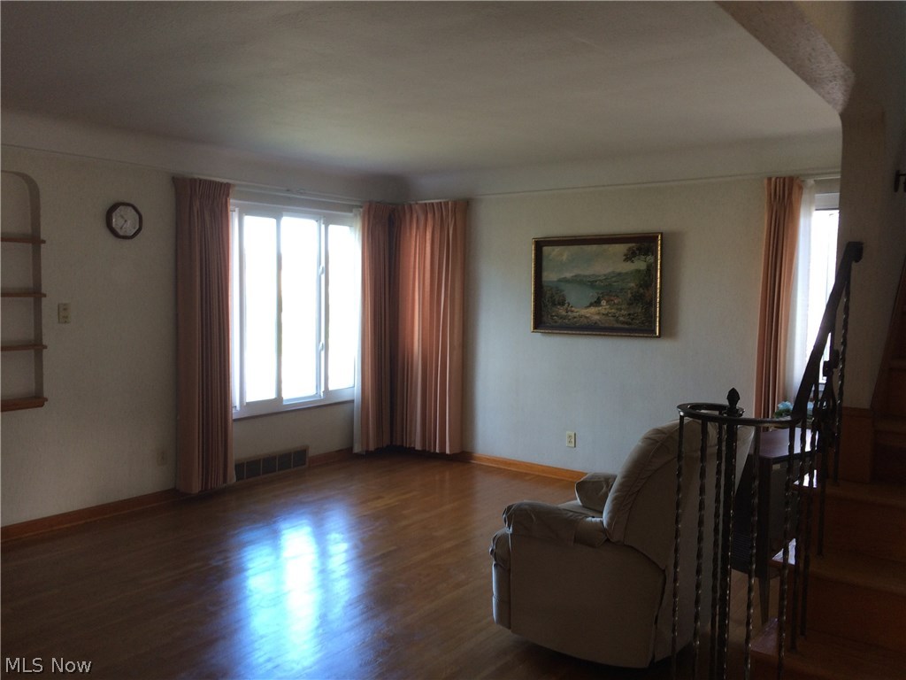 6121 Manchester Road Parma, OH 44129 - Photo 2 of 19