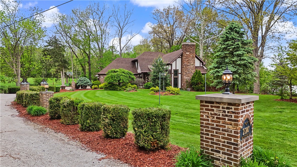 21247 Walnut Hill Road Danville, IL 61834 - Photo 2 of 46