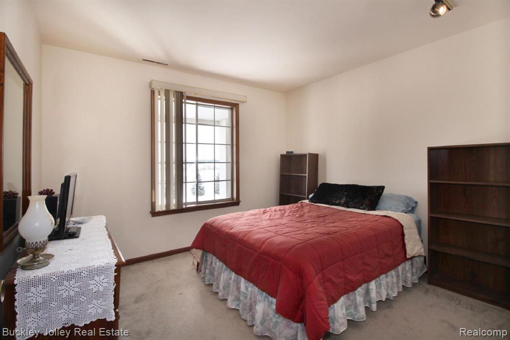 515 West Highland Road, Unit E10 Howell, MI 48855 - Photo 7 of 17