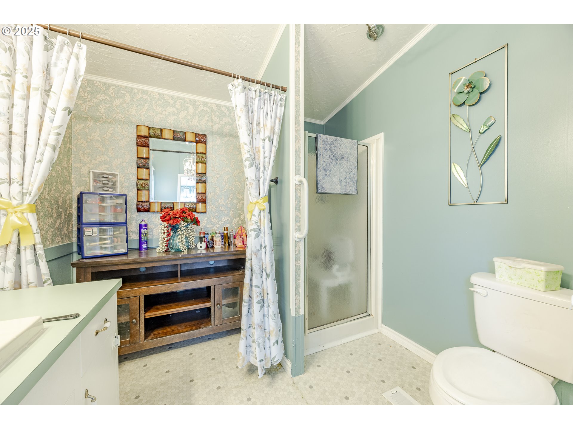 1699 North Terry Street, Unit 142 Eugene, OR 97402 - Photo 20 of 28 Bathroom, Attached