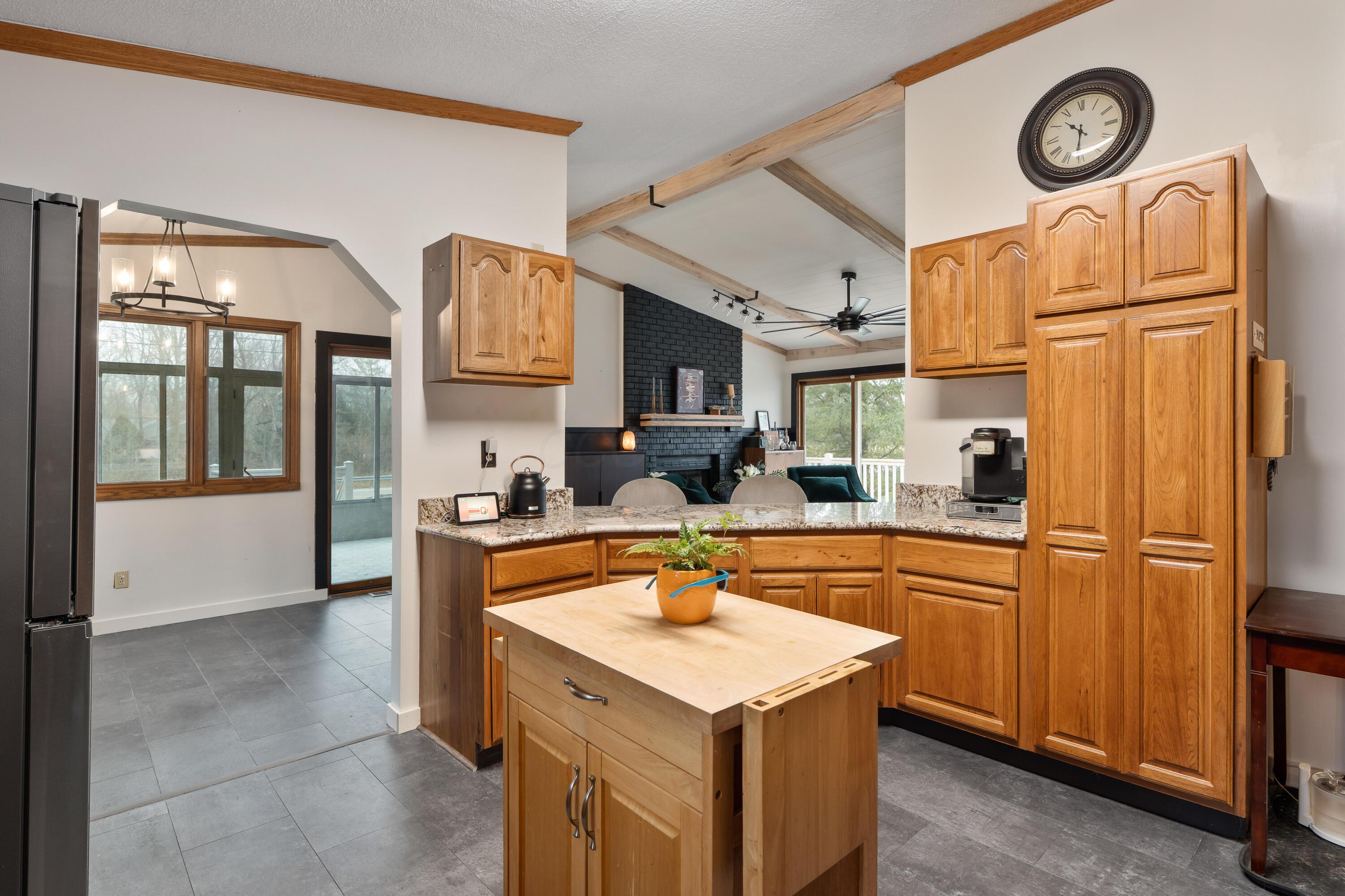 7173 Refugee Road Southwest Pataskala, OH 43062 - Photo 11 of 53 Appliances included
