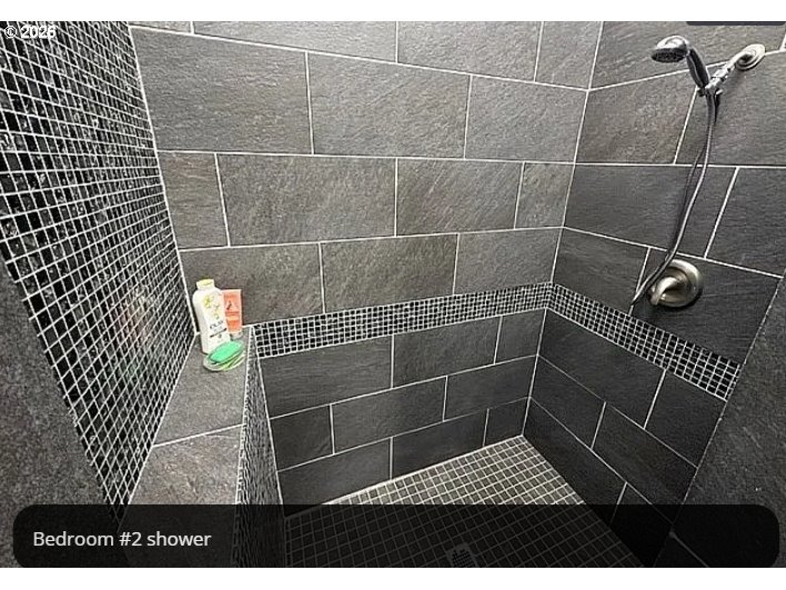 94475 Golf Course Lane North Bend, OR 97459 - Photo 17 of 45 a bathroom with a toilet