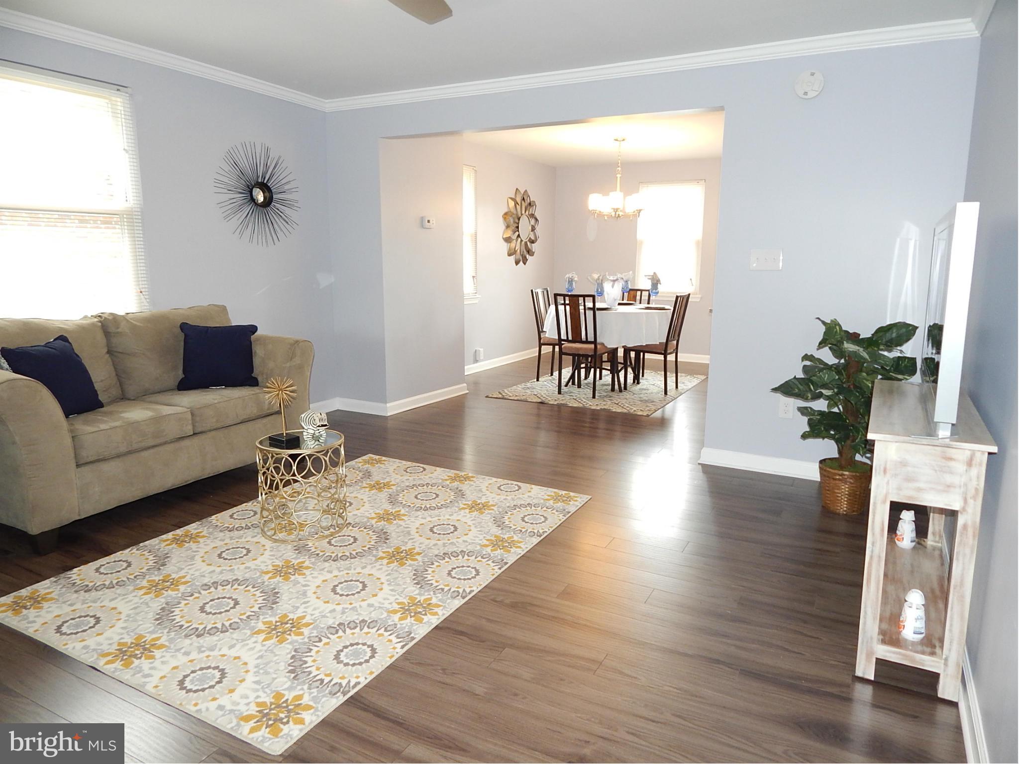 8517 Oak Road Baltimore, MD 21234 - Photo 14 of 30 Living Room