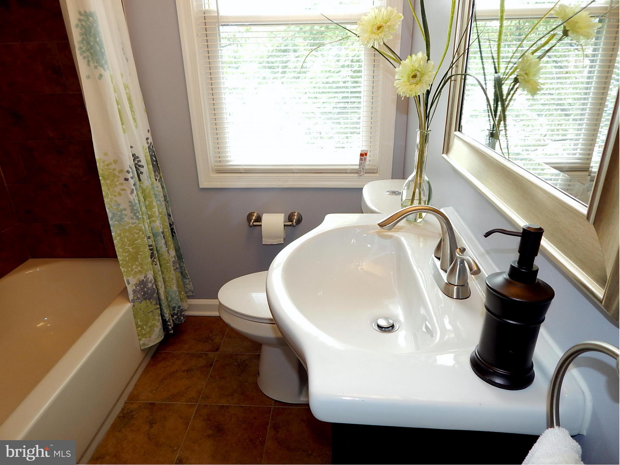8517 Oak Road Baltimore, MD 21234 - Photo 22 of 30 Bath