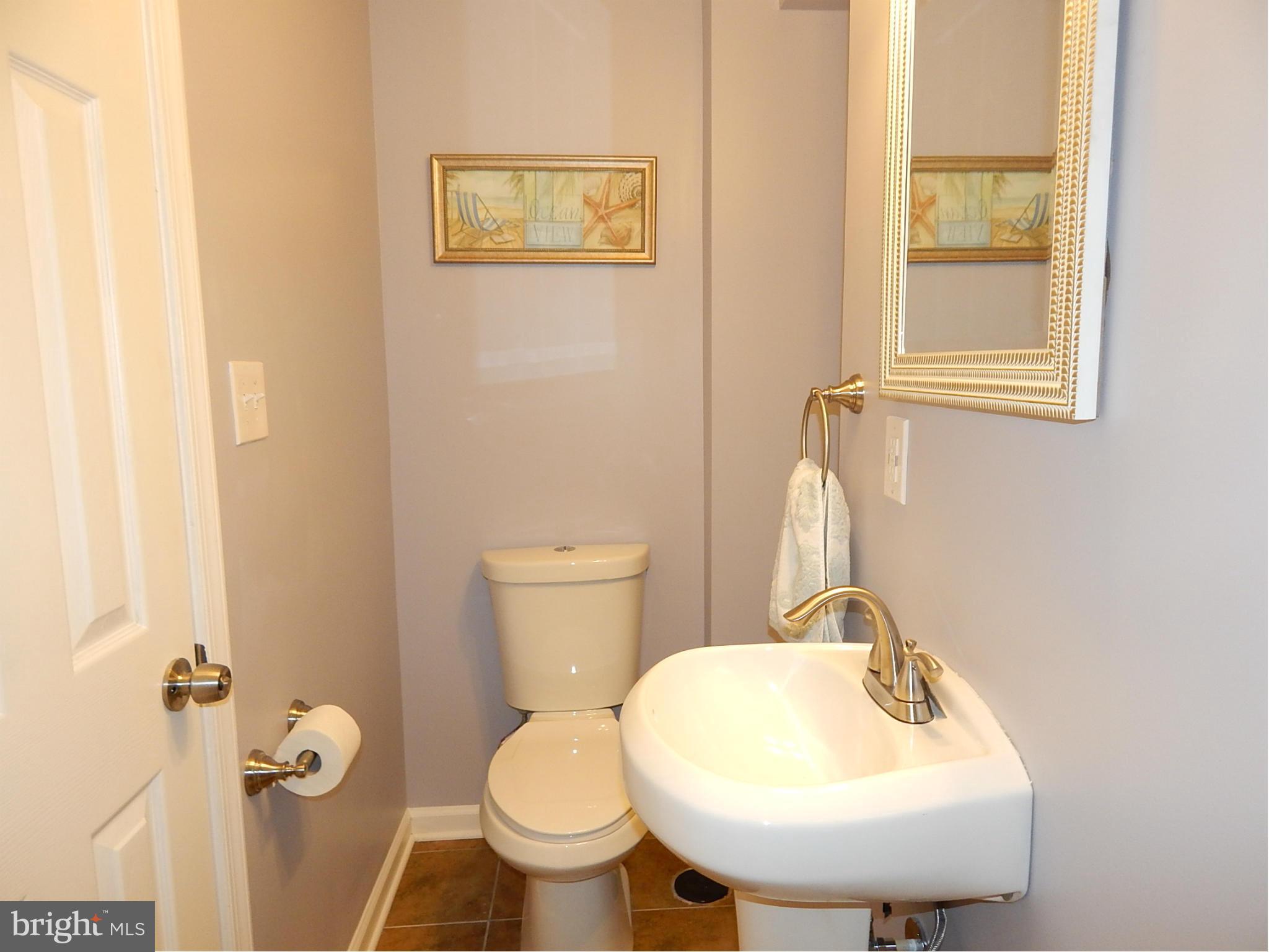 8517 Oak Road Baltimore, MD 21234 - Photo 23 of 30 Bath