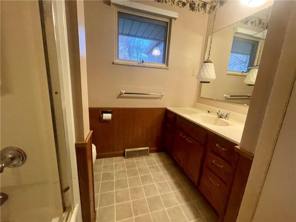 312 Daugherty Road New Brighton, PA 15066 - Photo 11 of 17 Gallery Image 11