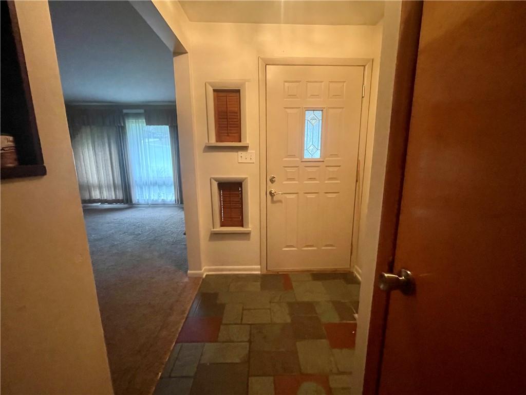 312 Daugherty Road New Brighton, PA 15066 - Photo 3 of 17 Gallery Image 3