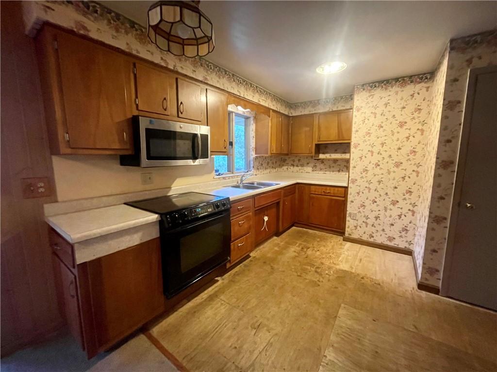312 Daugherty Road New Brighton, PA 15066 - Photo 9 of 17 Gallery Image 9