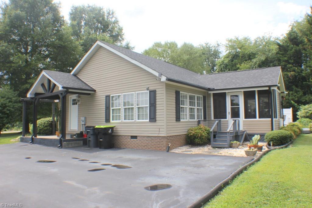 1775 Old Pipers Gap Road Cana, VA 24317 - Photo 6 of 33 Gallery Image 6