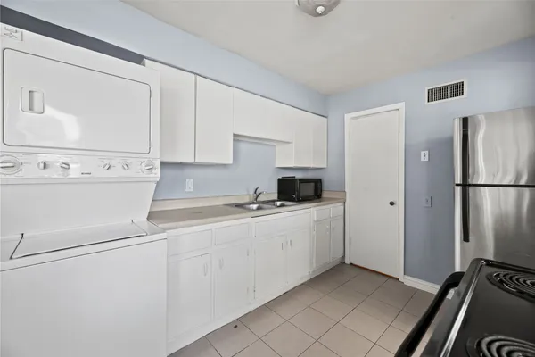 $1,600 | 3930 Law Street, Unit 2, Houston, TX 77005