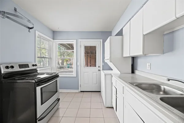 $1,600 | 3930 Law Street, Unit 2, Houston, TX 77005