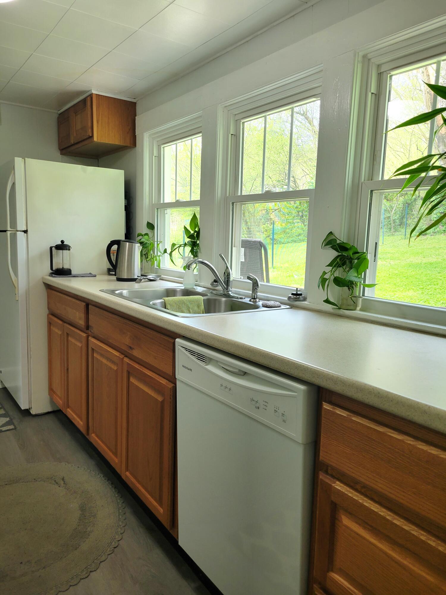 511 Ely Road Hixson, TN 37343 - Photo 8 of 17 20220412_140806