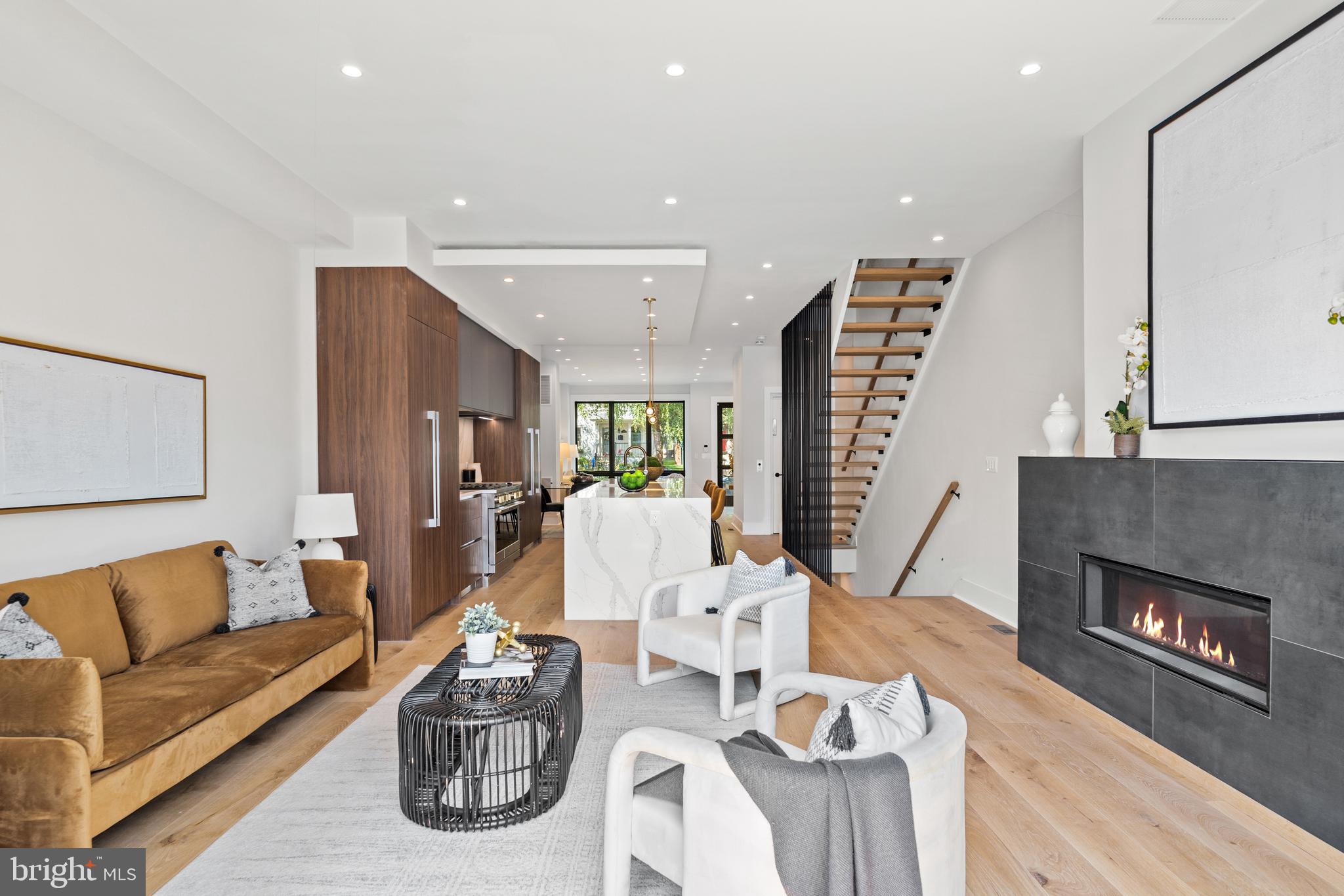 3726 R Street Northwest Washington, DC 20007 - Photo 20 of 59 Family room