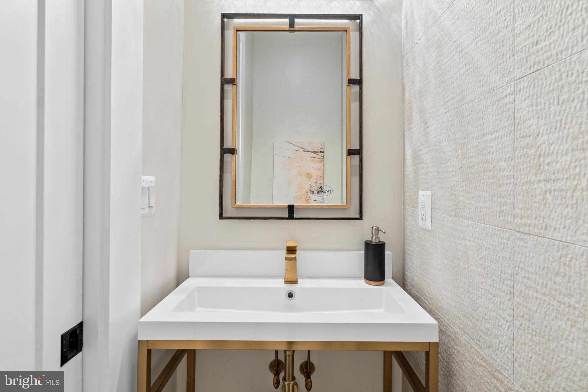 3726 R Street Northwest Washington, DC 20007 - Photo 21 of 59 Powder room