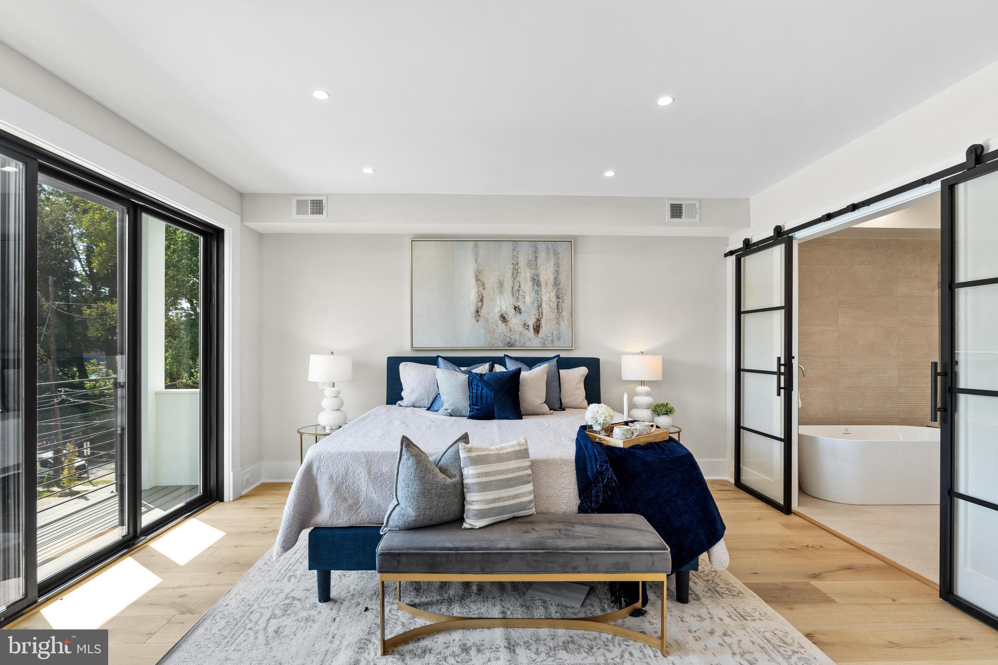 3726 R Street Northwest Washington, DC 20007 - Photo 24 of 59 Primary bedroom