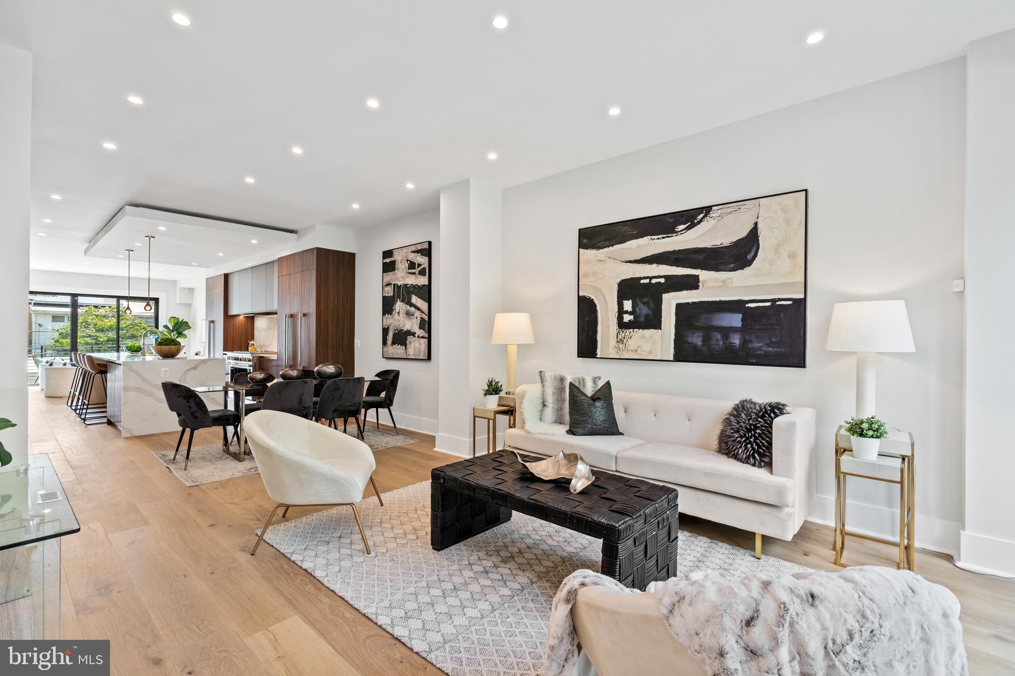 3726 R Street Northwest Washington, DC 20007 - Photo 7 of 59 Living room