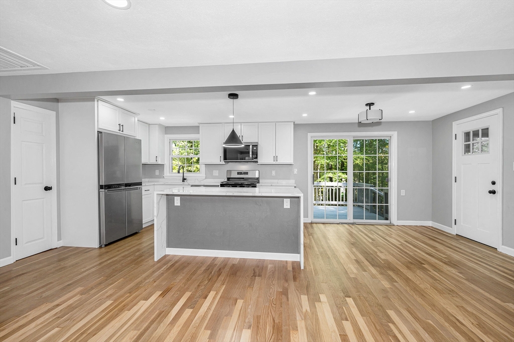 3 Horseshoe Road Chelmsford, MA 01824 - Photo 8 of 42 Gallery Image 8