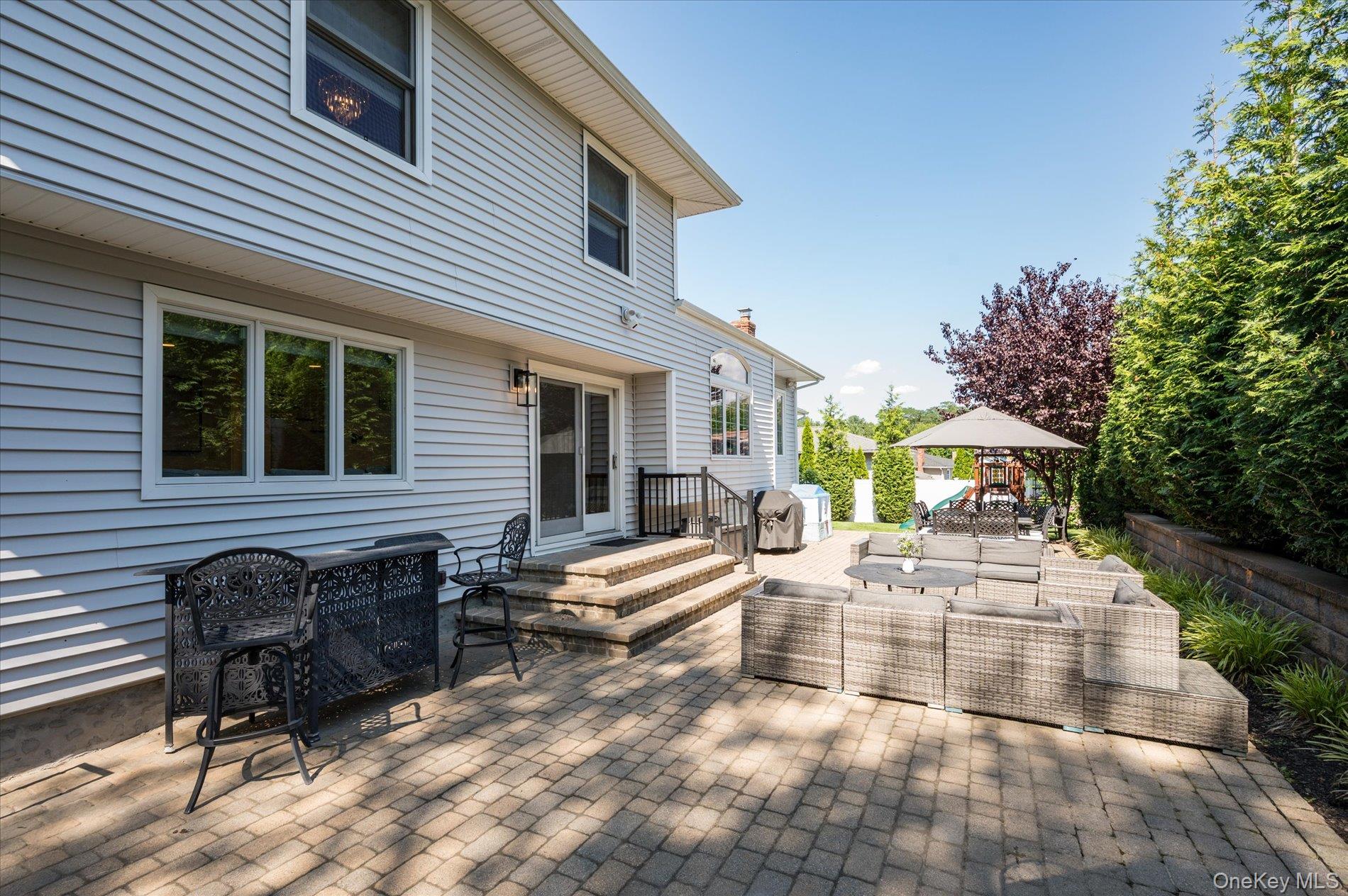 15 Pound Ridge Road Plainview, NY 11803 - Photo 34 of 38