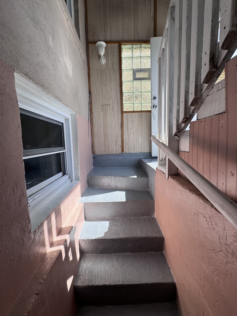 1940 North Pulaski Road Chicago, IL 60639 - Photo 18 of 33 a view of entryway and hall