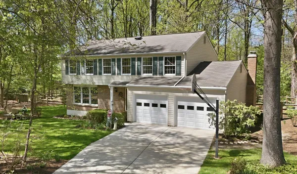 $899,000 | 2424 Freetown Drive, Reston, VA 20191