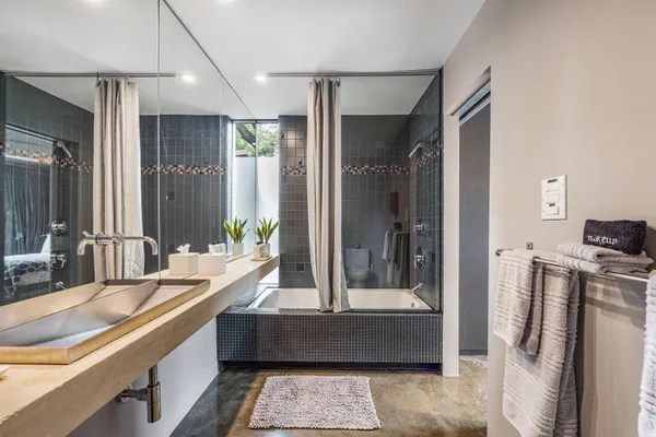 $1,400,000 | 704 West Live Oak Street, Austin, TX 78704