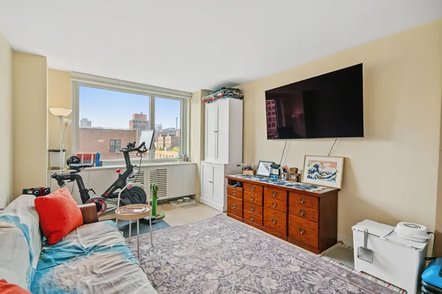 $1,770,000 | 301 West 53rd Street, Unit 9E | Hell's Kitchen