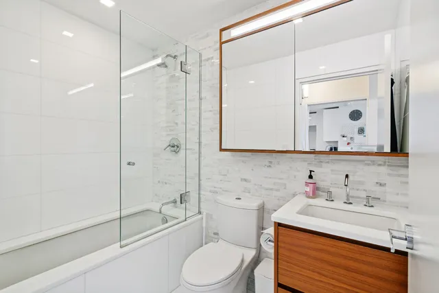 $1,770,000 | 301 West 53rd Street, Unit 9E | Hell's Kitchen