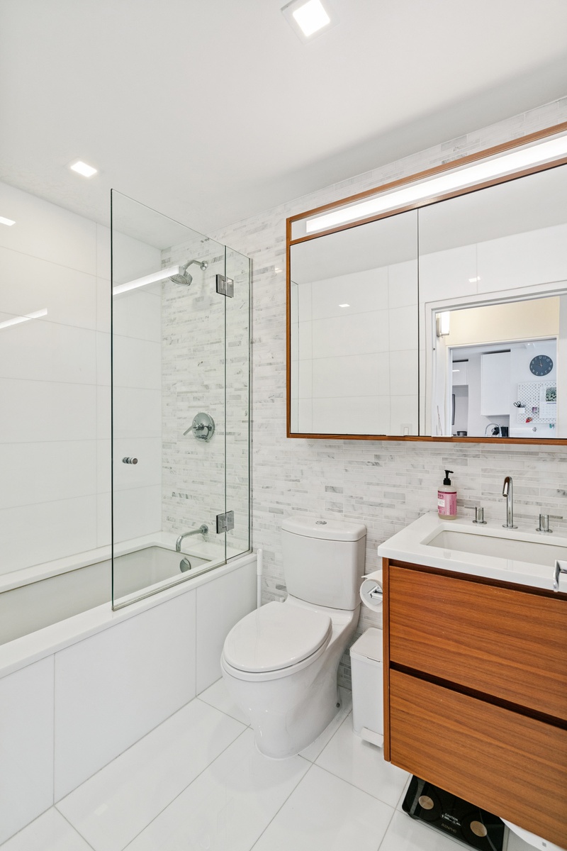 301 West 53rd Street, Unit 9E Manhattan, NY 10019 - Photo 13 of 25