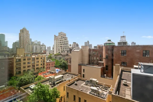 $1,770,000 | 301 West 53rd Street, Unit 9E | Hell's Kitchen