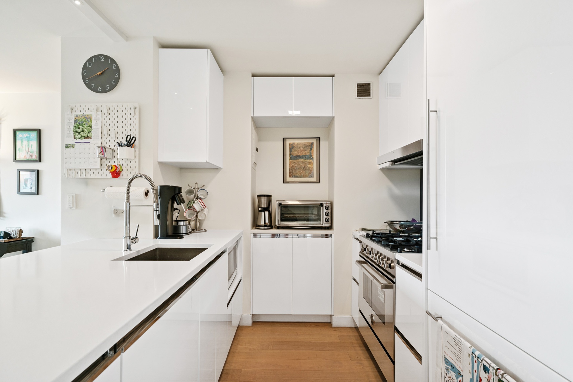 301 West 53rd Street, Unit 9E Manhattan, NY 10019 - Photo 7 of 25