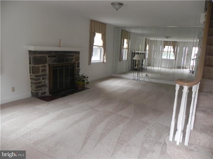 626 Saxer Avenue Springfield, PA 19064 - Photo 8 of 16 Living Room