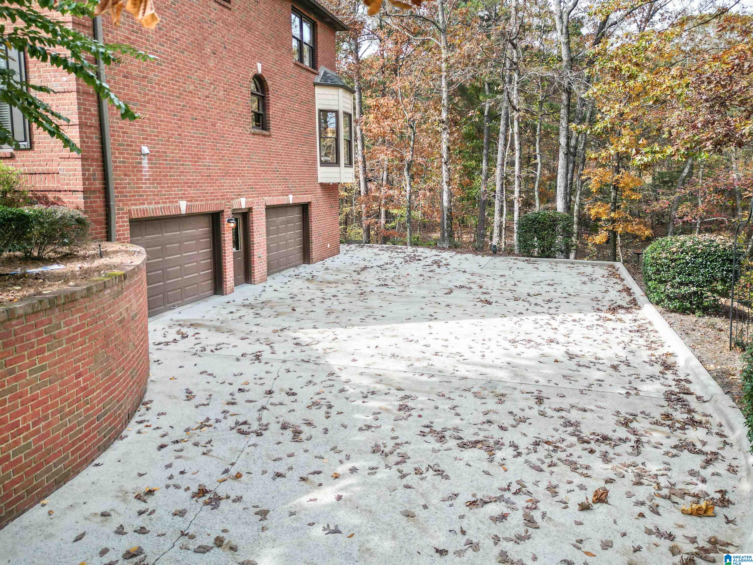905 Masters Lane Birmingham, AL 35244 - Photo 3 of 45