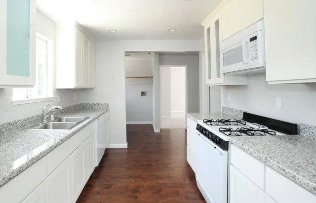 $3,900 | 373 North 8th Street, San Jose, CA 95112