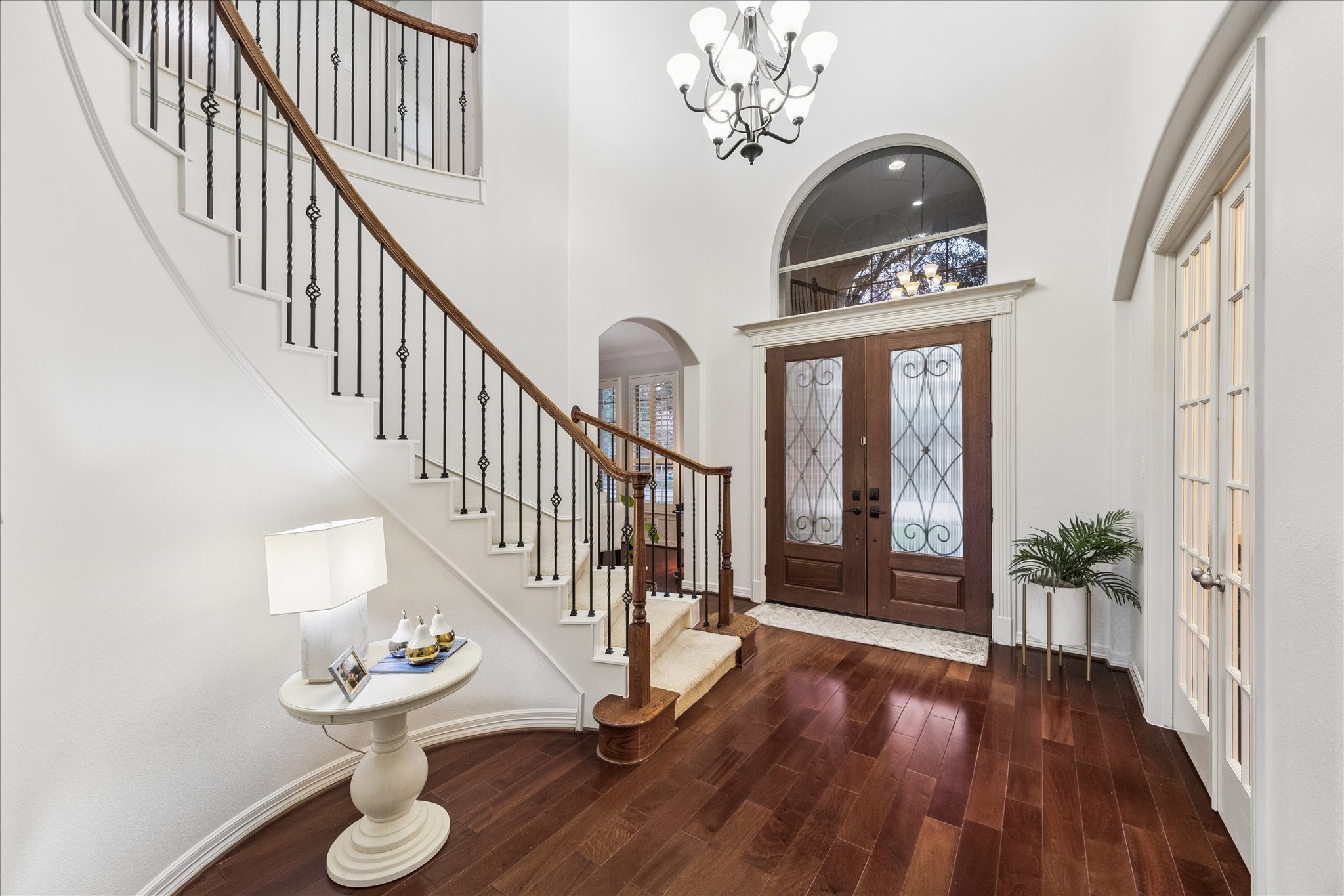 26014 Sebey Ridge Lane Katy, TX 77494 - Photo 10 of 39 Another view of the entry looking back toward the door.