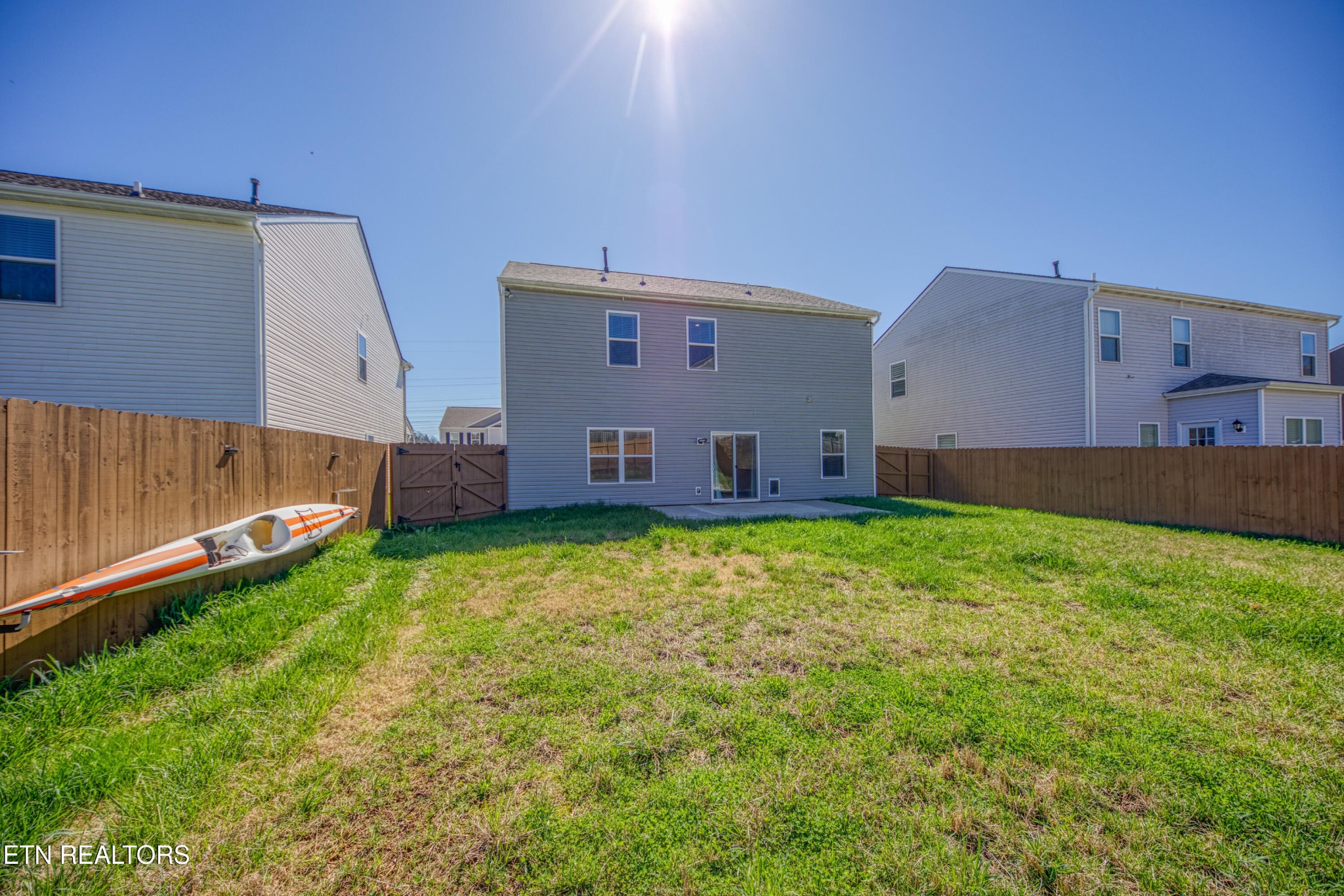 187 Ibis Loop Oak Ridge, TN 37830 - Photo 20 of 21 a view of a backyard with potted plants