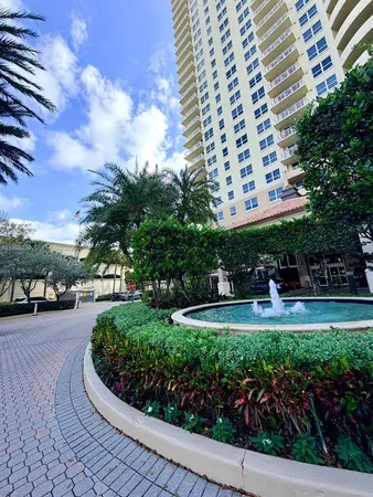 $2,600 | 19501 West Country Club Drive, Unit 1011, Aventura, FL 33180