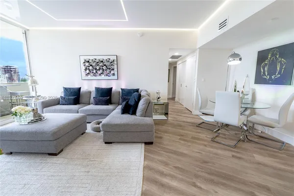 $2,600 | 19501 West Country Club Drive, Unit 1011, Aventura, FL 33180