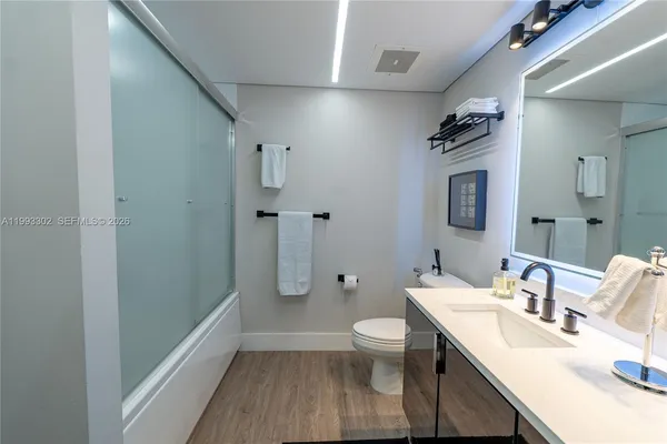 $2,600 | 19501 West Country Club Drive, Unit 1011, Aventura, FL 33180