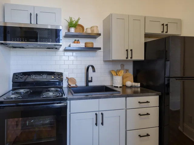 $135,000 | 201 East Michigan Avenue, Unit 2D, Paw Paw, MI 49079