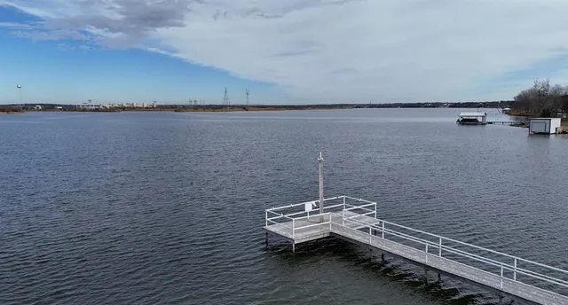 $1,800 | 6630 Blue Water Circle, Granbury, TX 76049