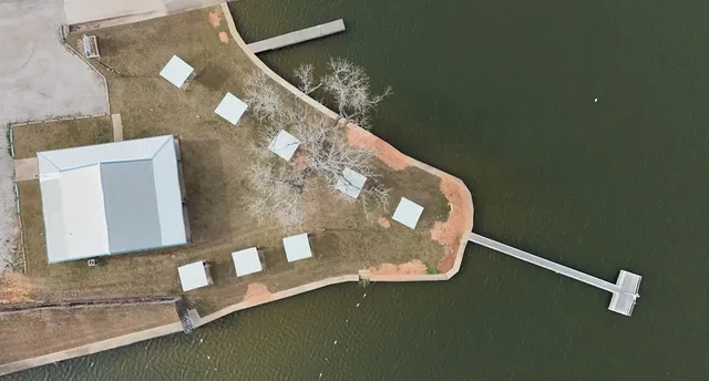 $1,800 | 6630 Blue Water Circle, Granbury, TX 76049