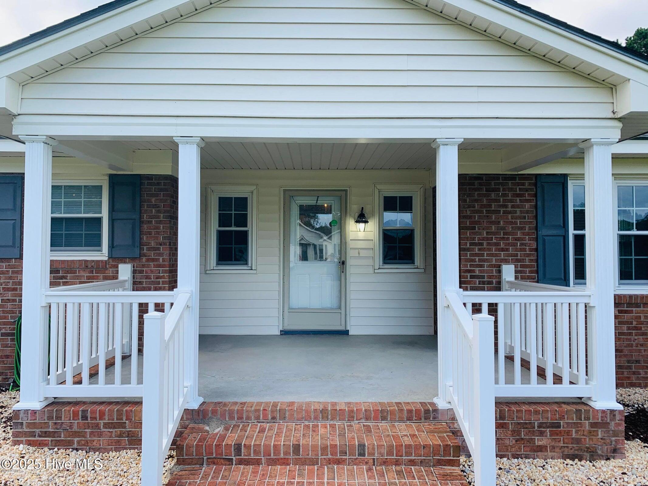 3006 Lester Mills Road Greenville, NC 27858 - Photo 7 of 22 ext-front-porch