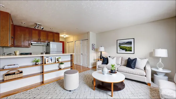 $950 | 2216 Pleasant Avenue, Unit 207, Minneapolis, MN 55404