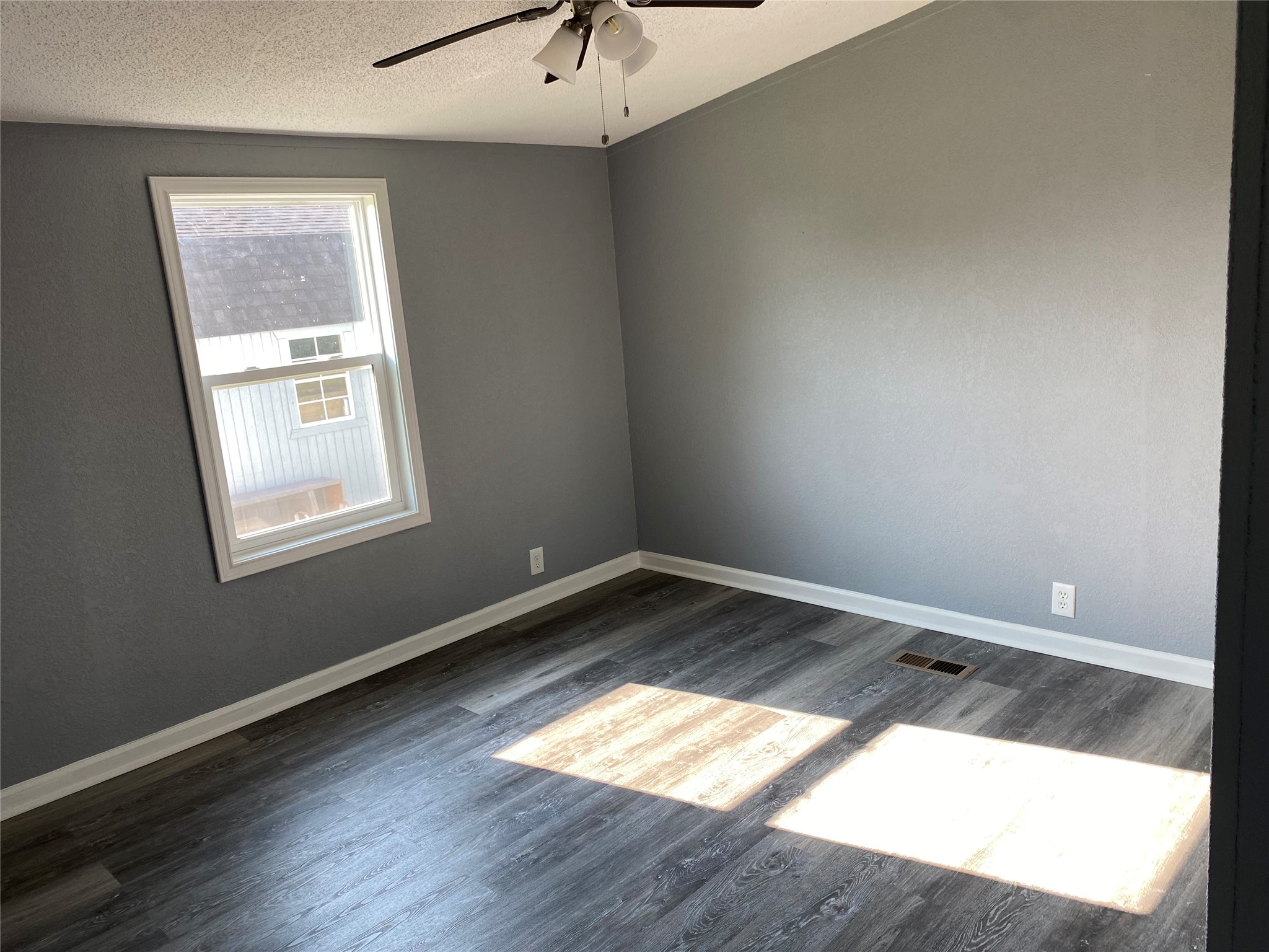 6115 Highway 35 Alvin, TX 77511 - Photo 40 of 49 an empty room with a window