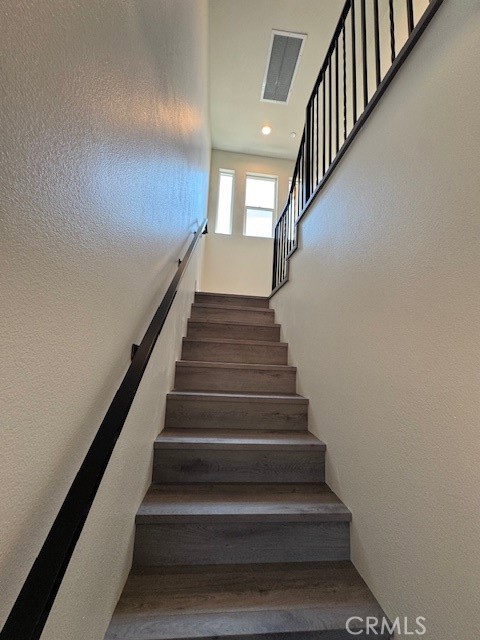 510 Ellis Lake, Unit 1 Lake Elsinore, CA 92530 - Photo 24 of 25 a view of entryway