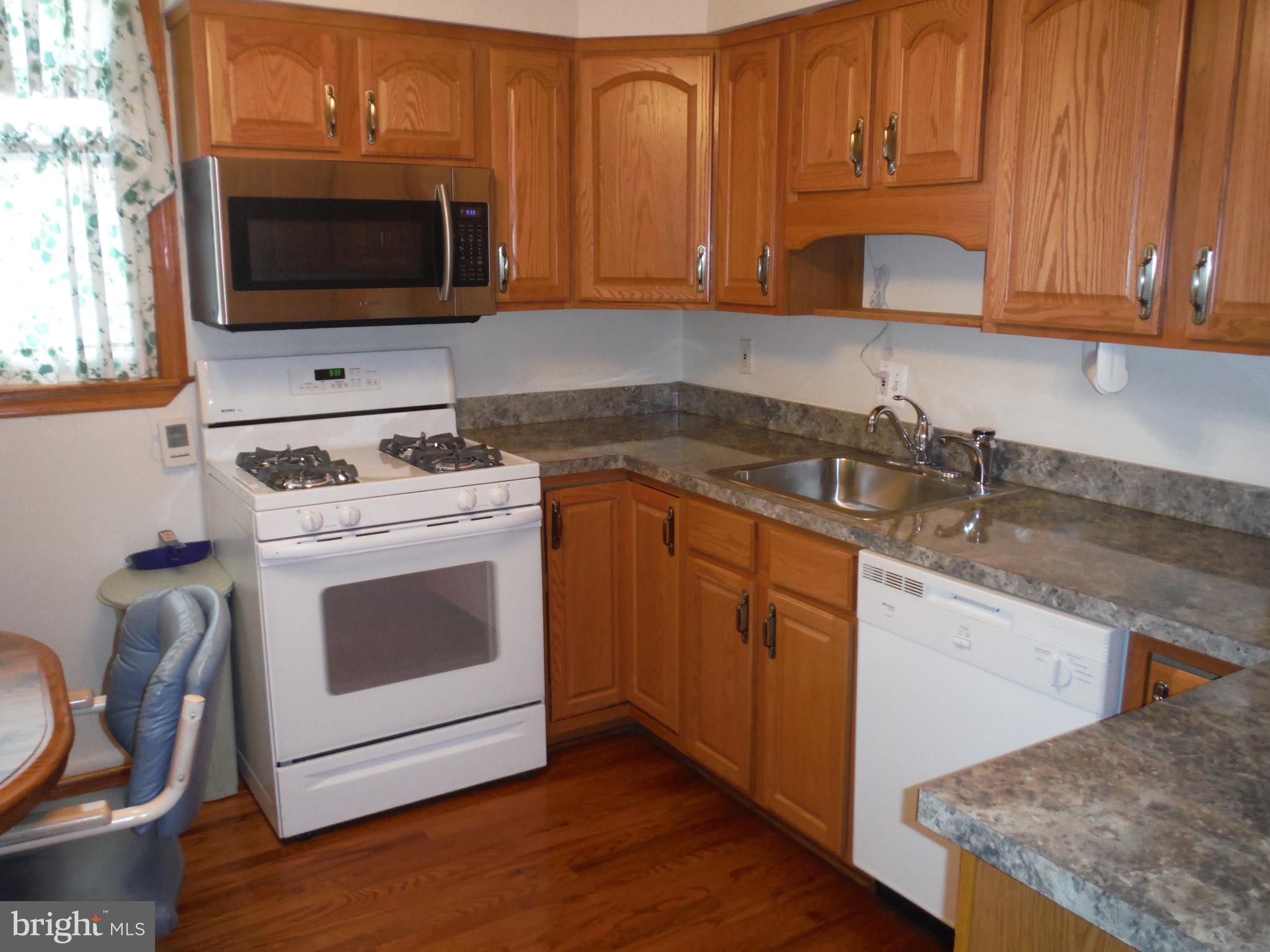 731 Colebrook Road Philadelphia, PA 19115 - Photo 12 of 28 Gallery Image 12