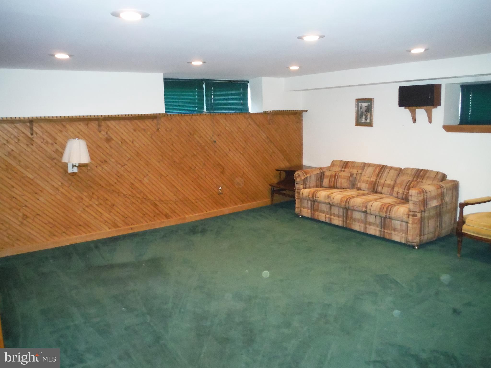 731 Colebrook Road Philadelphia, PA 19115 - Photo 22 of 28 Gallery Image 22